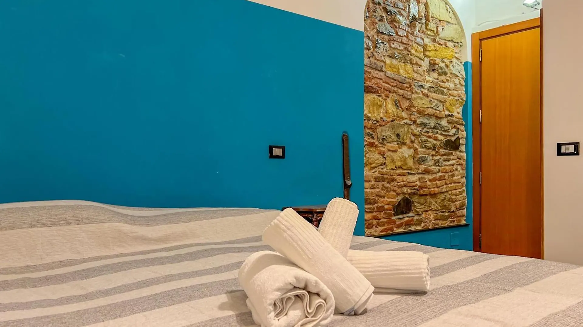 Apartment Ferienwohnung Lovingenoa Old Stone Italien